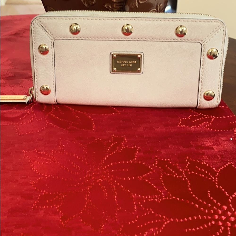 Michael Kors cream wallet with gold hardware